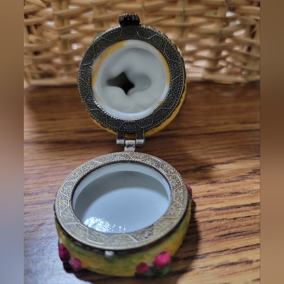 Horse and Rider Trinket Pill Box Small Round Base Vintage Ring Box - Picture 7 of 10